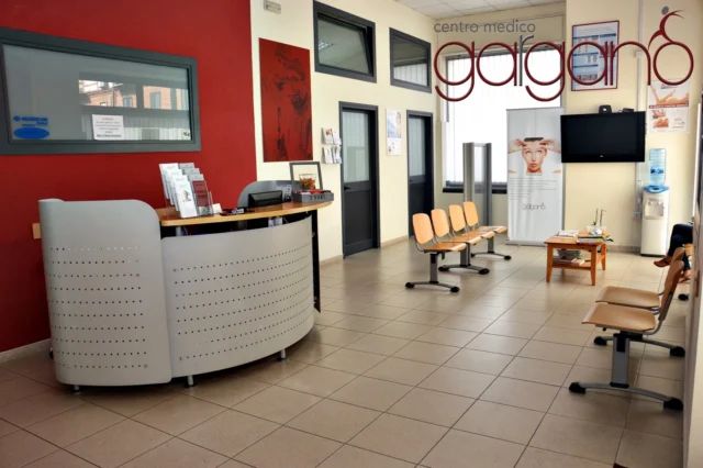 Sala d’attesa del Centro Medico Gargano a Napoli